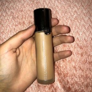 Becca Aqua Luminous Foundation in shade beige
